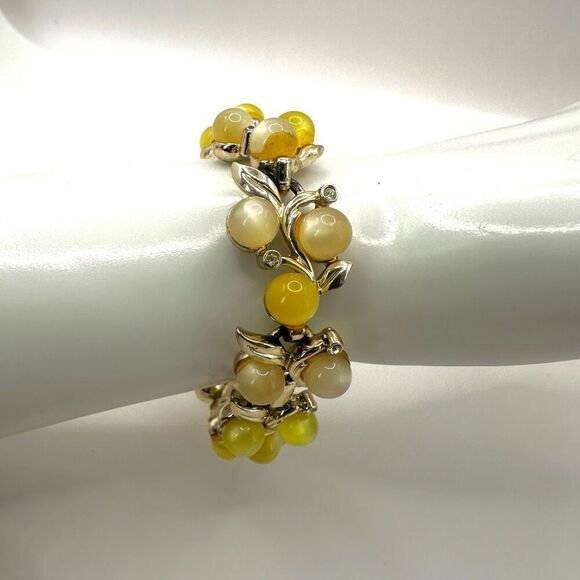 Yellow beaded vintage bracelet - Picture 4 of 9
